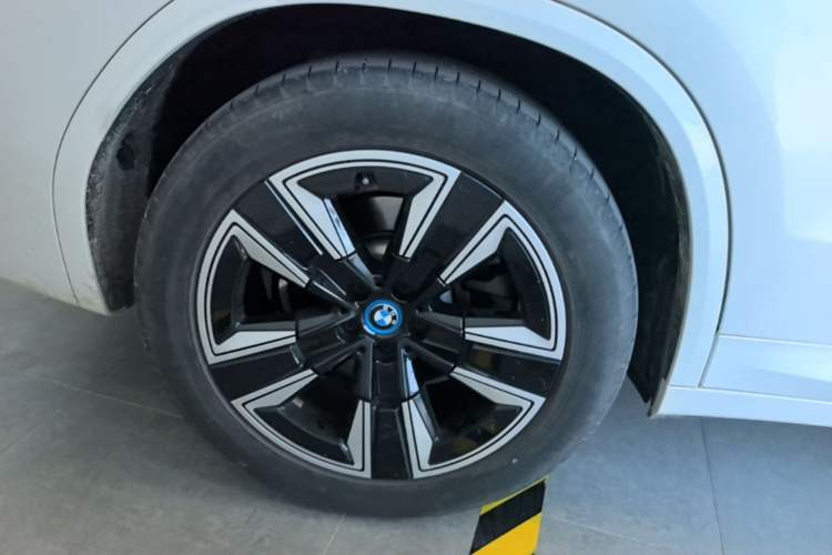 Used BMW iX3 2022 Leading Model Right Rear Wheel Hub