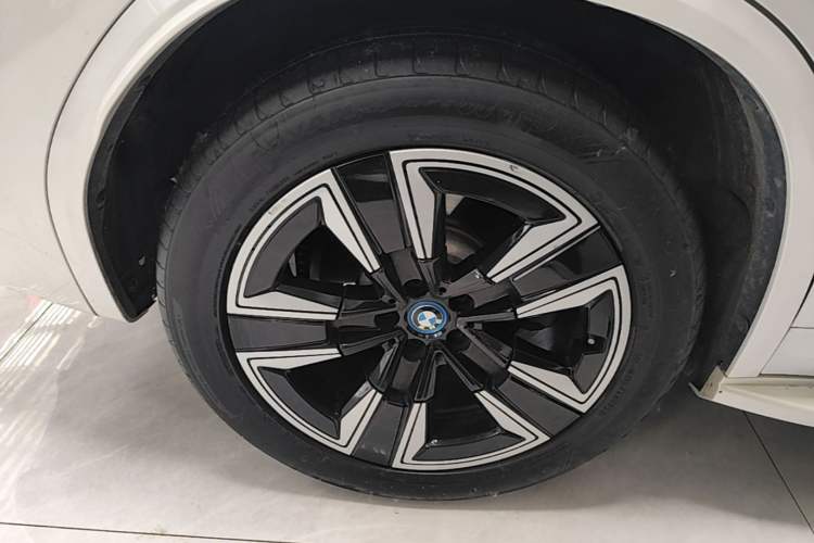 Used BMW iX3 2022 Leading Model Right Rear Wheel Hub