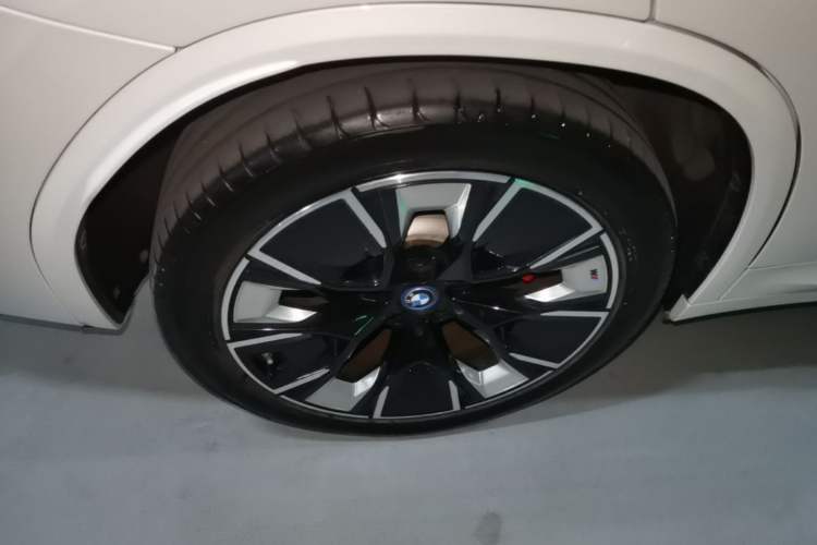 Used BMW iX3 2022 Leading Type Right Rear Wheel Hub