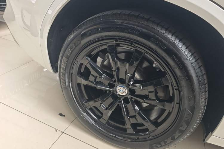 Used BMW iX3 2022 Leading Model Right Rear Wheel Hub