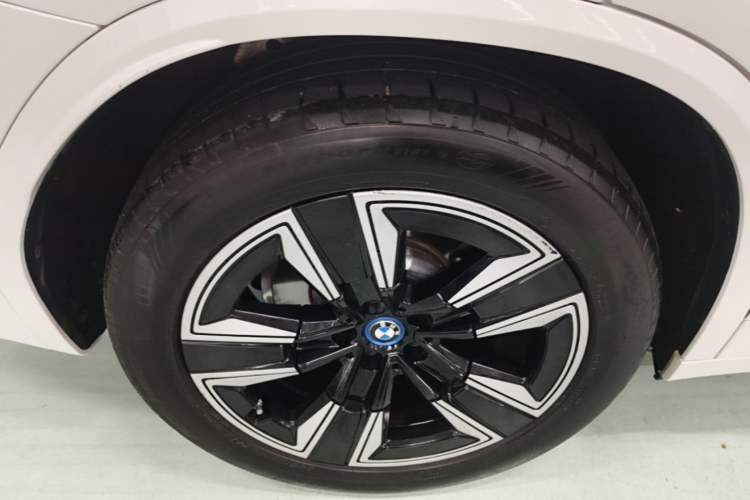 Used BMW iX3 2022 Leading Model Right Rear Wheel Hub