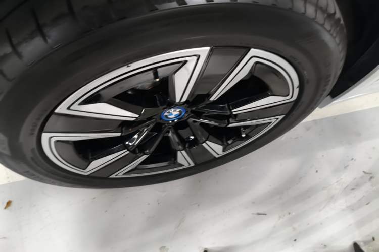 Used BMW iX3 2022 Leading Model Right Rear Wheel Hub