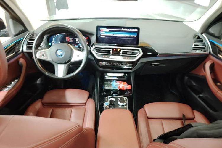 Used BMW iX3 2023 Leading Model Center Console