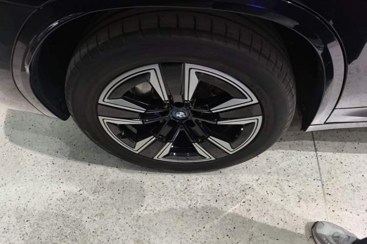 Used BMW iX3 2023 Leading Model Exterior 3