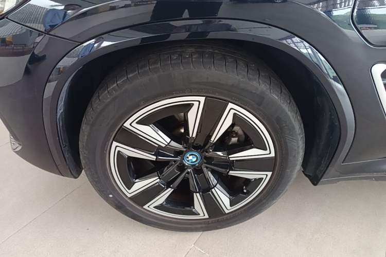 Used BMW iX3 2023 Leading Model Exterior 4
