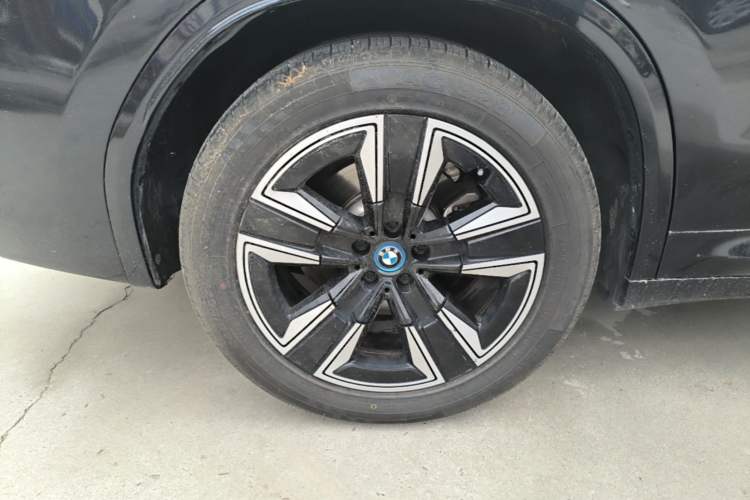Used BMW iX3 2023 Leading Model Exterior 5