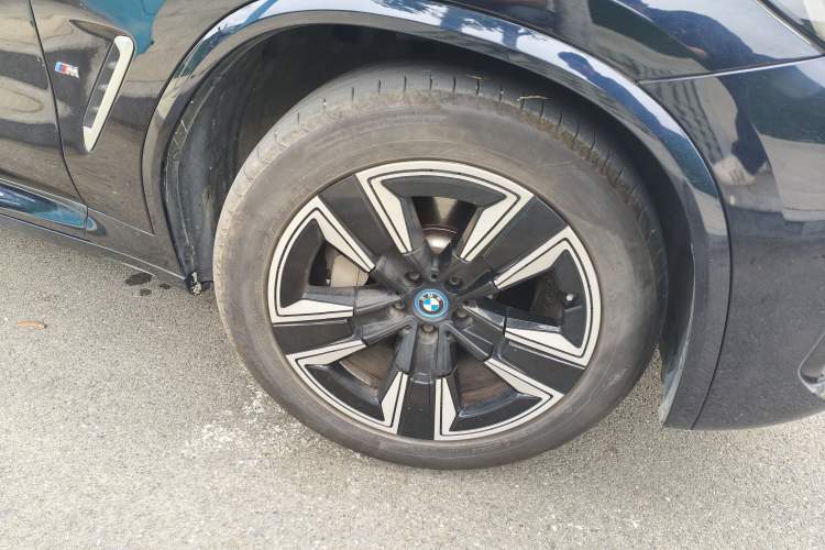 Used BMW iX3 2023 Leading Model Exterior 7