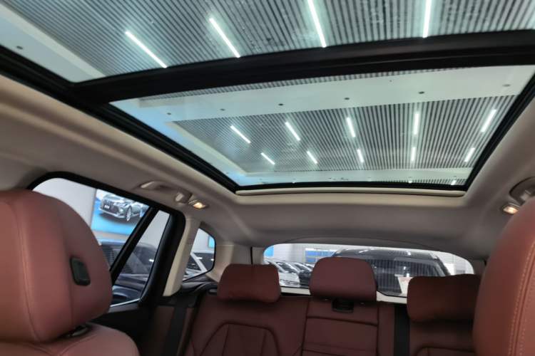 Used BMW iX3 2023 Leading Model Headliner