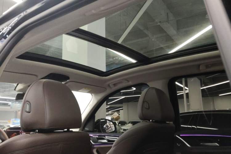 Used BMW iX3 2023 Leading Model Headliner