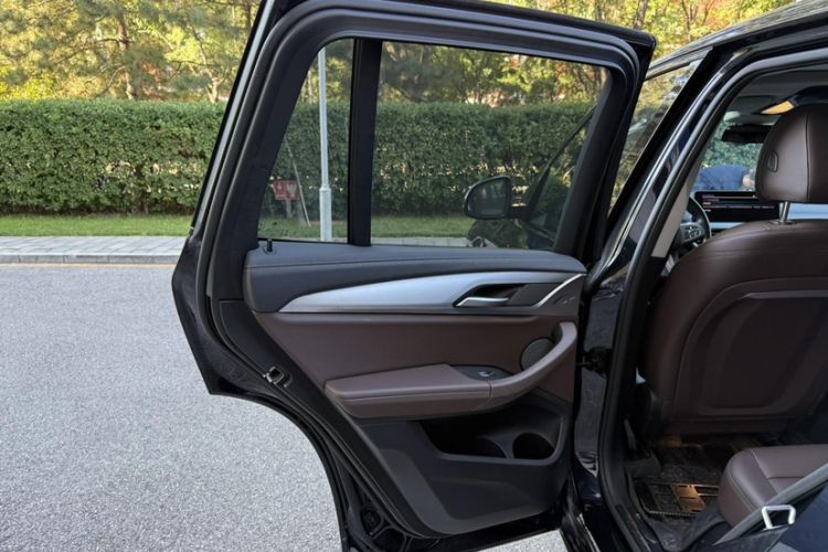 Used BMW iX3 2023 Leading Type Interior 10