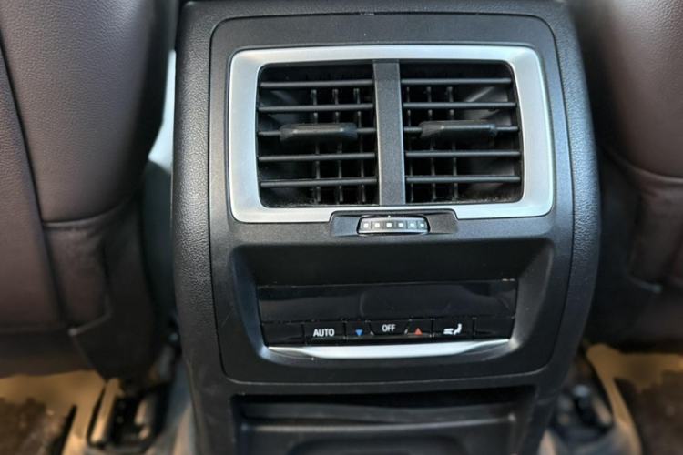 Used BMW iX3 2023 Leading Type Interior 4