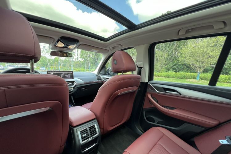 Used BMW iX3 2023 Leading Type Interior 4