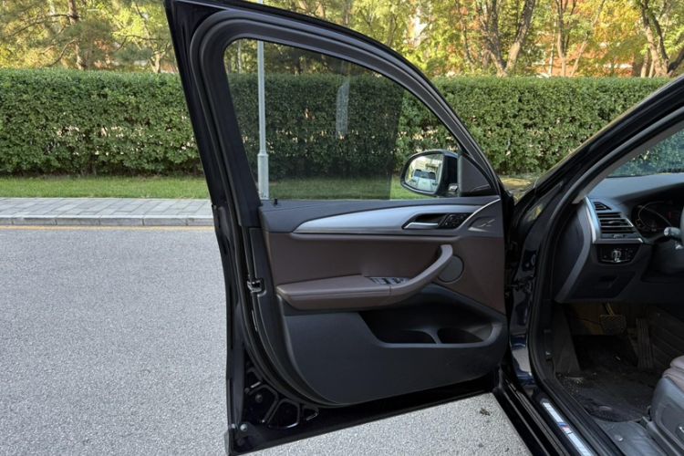 Used BMW iX3 2023 Leading Type Interior 9