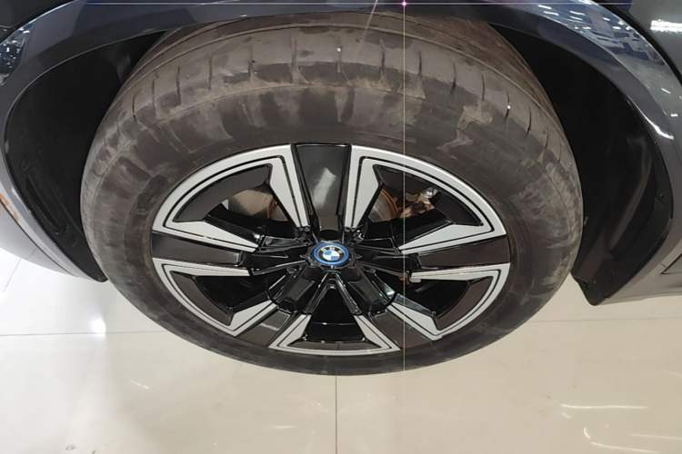 Used BMW iX3 2023 Leading Model Left Front Wheel Hub