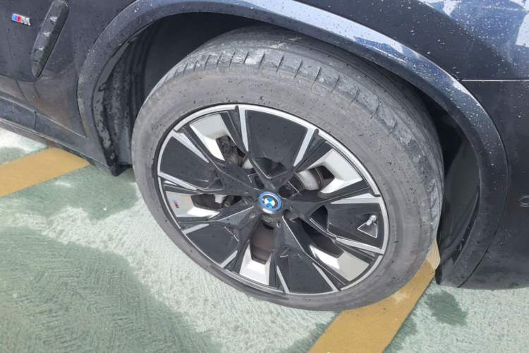 Used BMW iX3 2023 Leading Type Right Front Wheel Hub