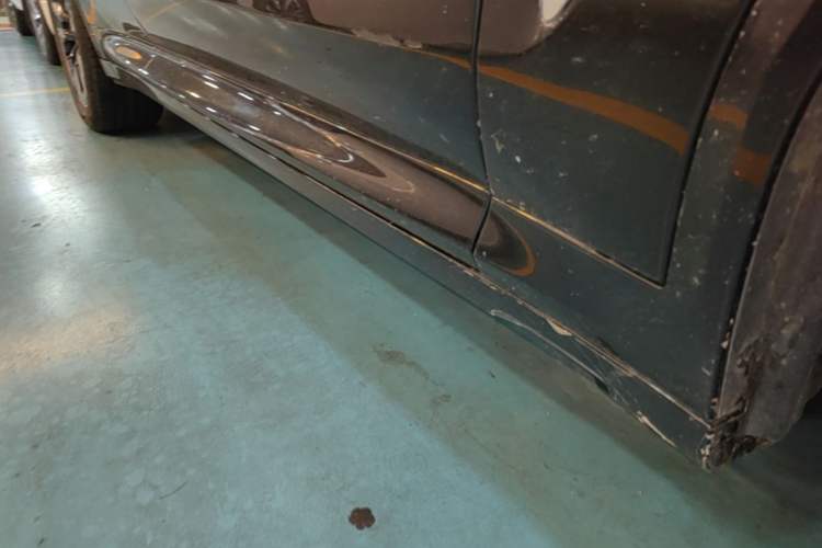 Used BMW iX3 2023 Leading Model Right Side Sill