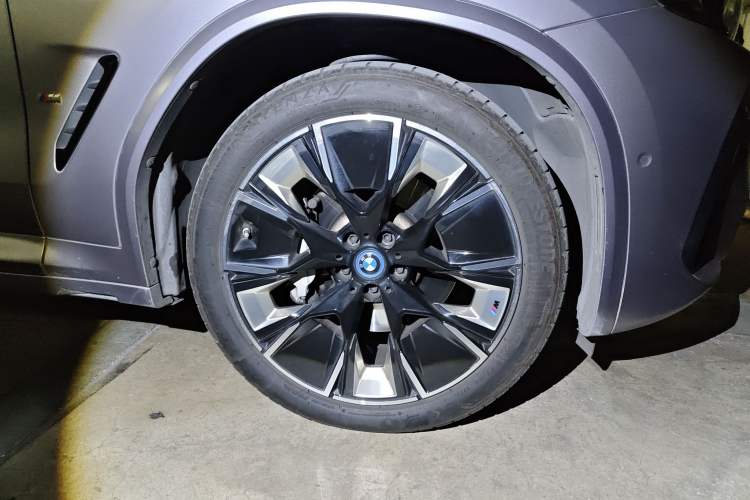 Used BMW iX3 2023 Leading Type Right Front Wheel Hub