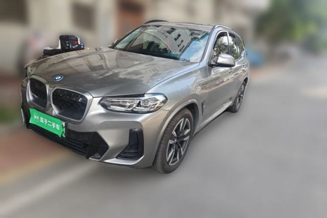Ojetý BMW iX3 2023 Leading Model