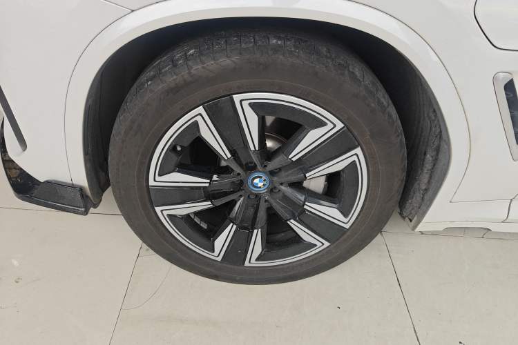 Used BMW iX3 2023 Leading Model Exterior 1