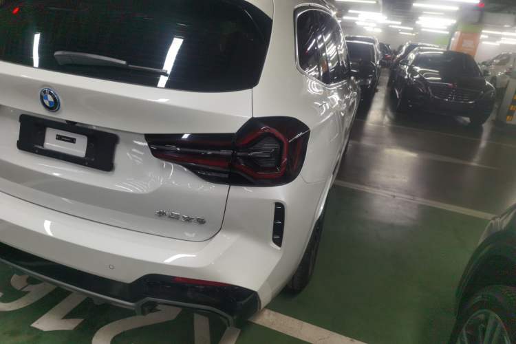 Used BMW iX3 2023 Leading Model Exterior 3