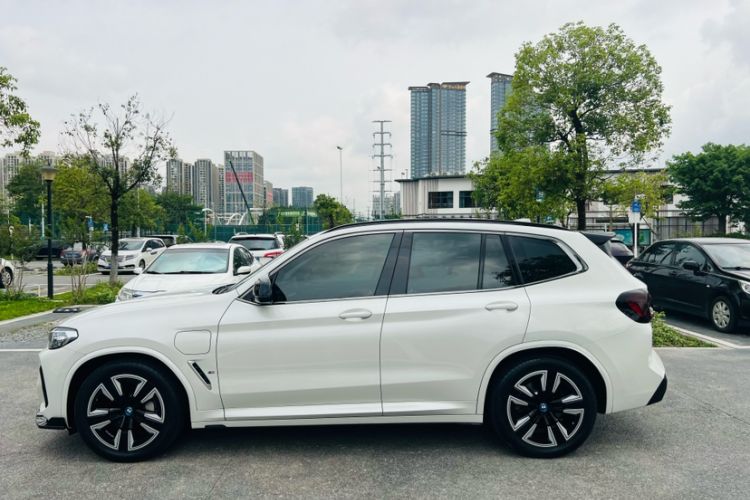 Used BMW iX3 2023 Leading Model Exterior 3