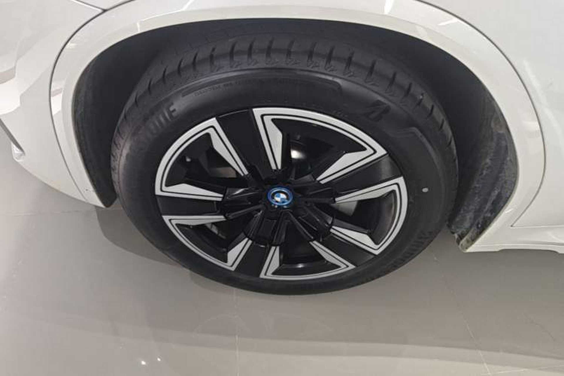 Used BMW iX3 2023 Leading Model Exterior 4