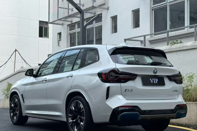 Used BMW iX3 2023 Leading Model Exterior 4