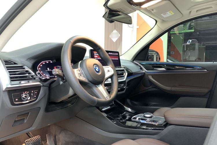 Used BMW iX3 2023 Leading Model Interior 1