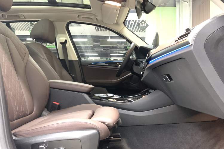 Used BMW iX3 2023 Leading Model Interior 4
