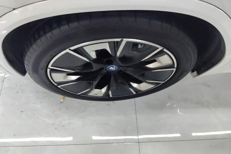 Used BMW iX3 2023 Leading Type Left Front Wheel Hub