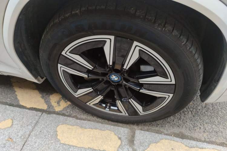 Used BMW iX3 2023 Leading Model Right Front Wheel Hub