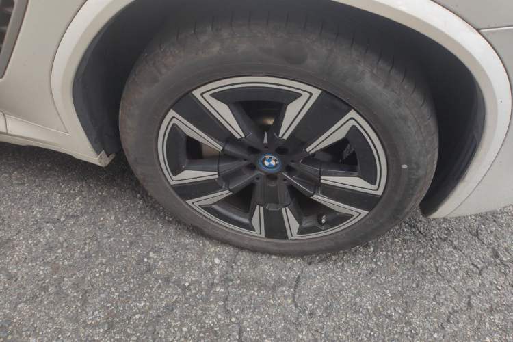 Used BMW iX3 2023 Leading Model Right Front Wheel Hub