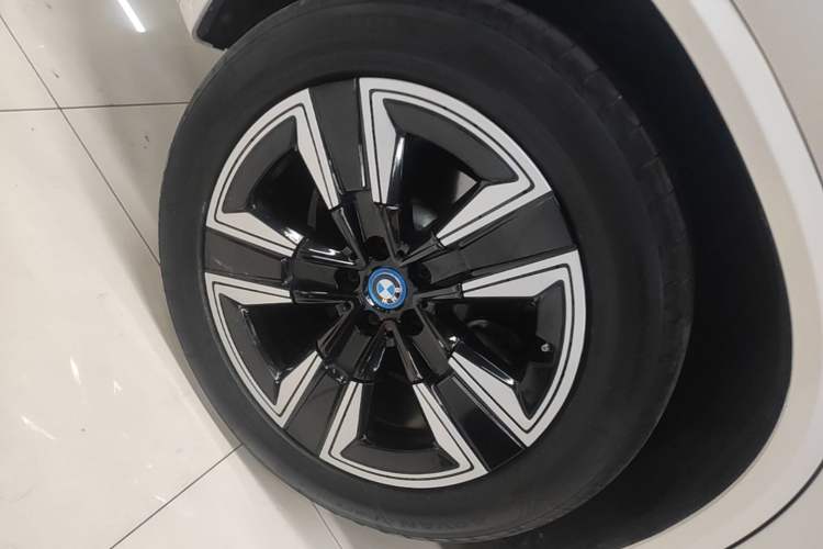 Used BMW iX3 2023 Leading Model Right Rear Wheel Hub