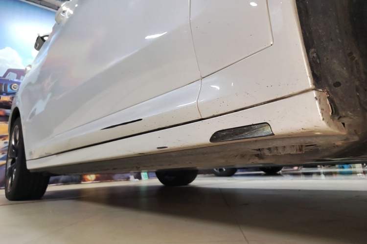 Used BMW iX3 2023 Leading Type Right Side Sill