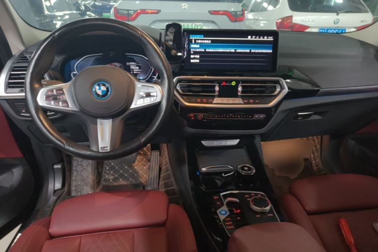 Used BMW iX3 2024 Leading Model Center Console
