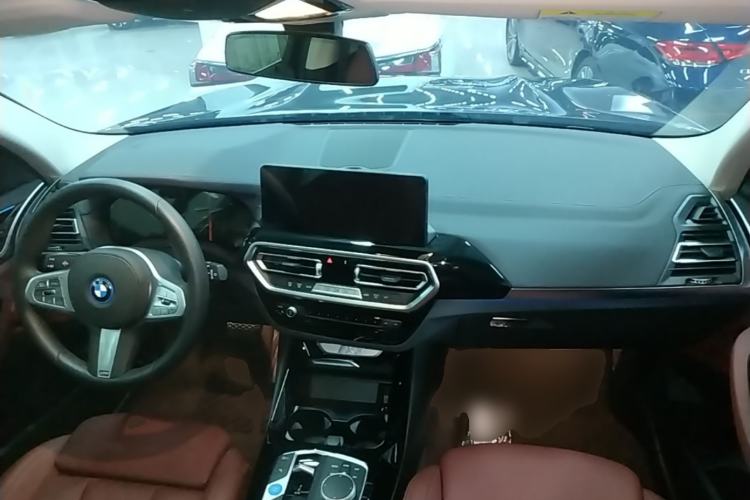 Used BMW iX3 2024 Leading Model Center Console