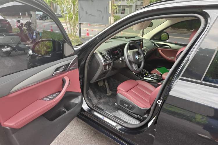 Used BMW iX3 2024 Leading Type Driver Seat