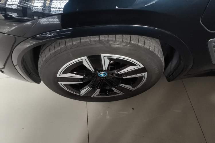 Used BMW iX3 2024 Leading Model Exterior 1