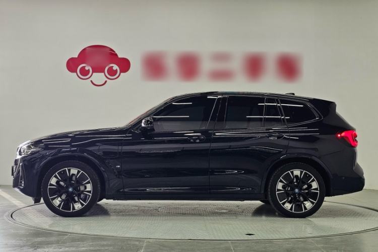 Used BMW iX3 2024 Leading Type Exterior 1