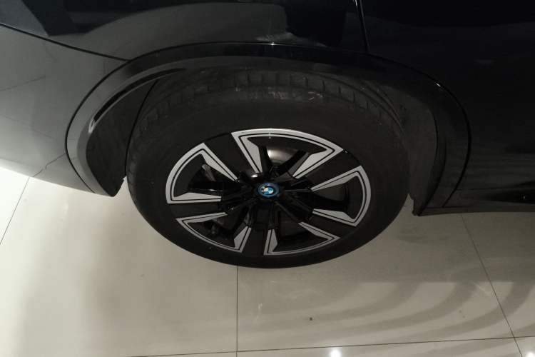 Used BMW iX3 2024 Leading Model Exterior 2