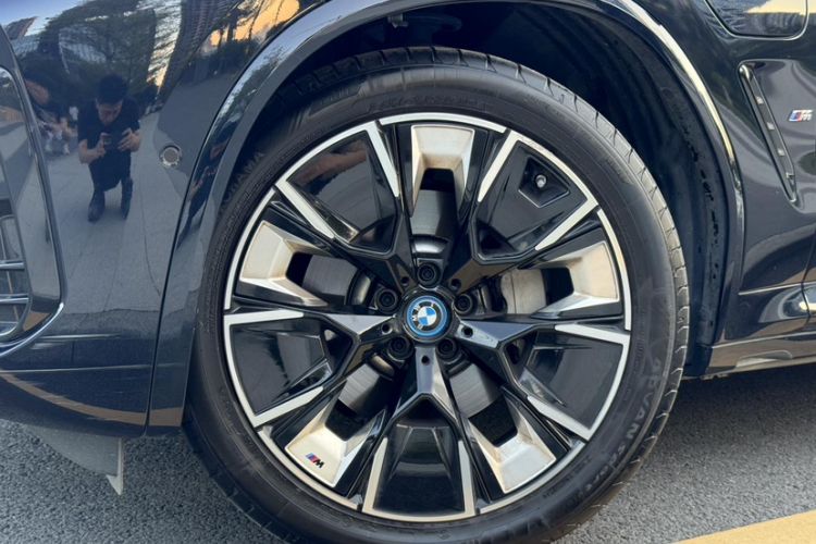 Used BMW iX3 2024 Leading Type Exterior 2