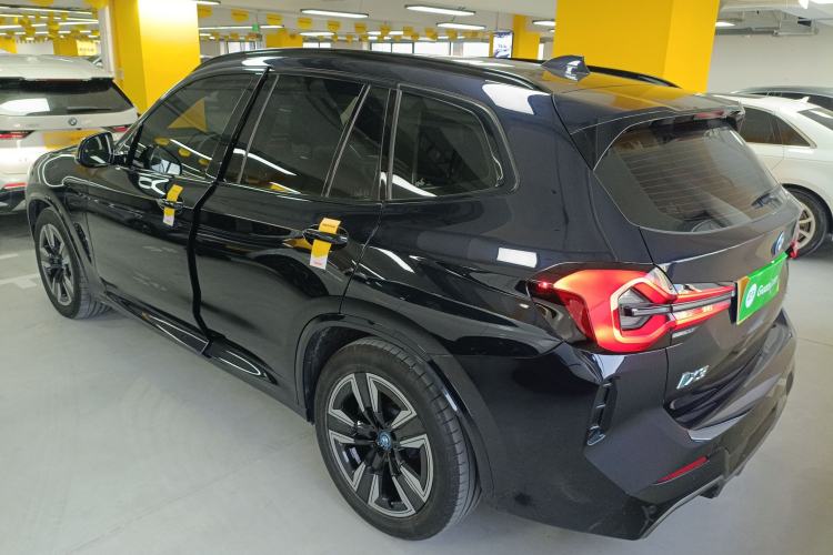 Used BMW iX3 2024 Leading Model Exterior 2