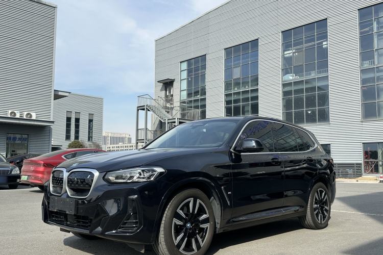 Used BMW iX3 2024 Leading Model Exterior 3
