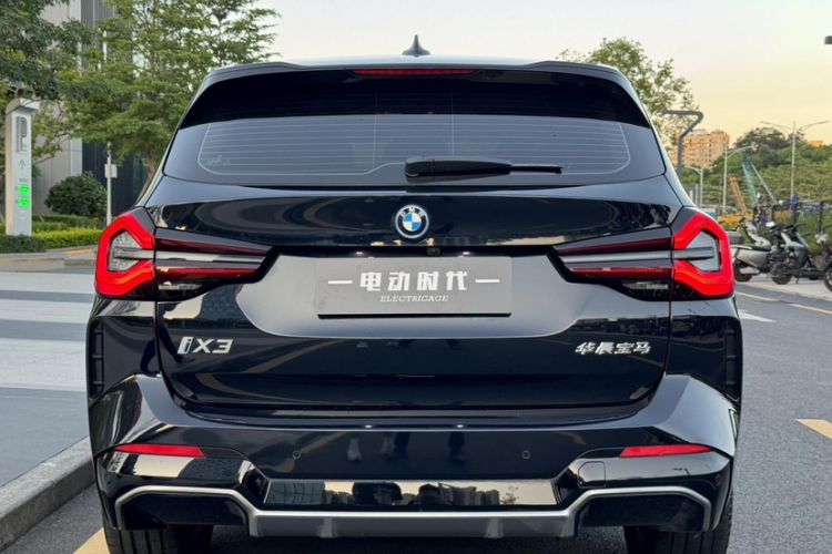 Used BMW iX3 2024 Leading Type Exterior 3