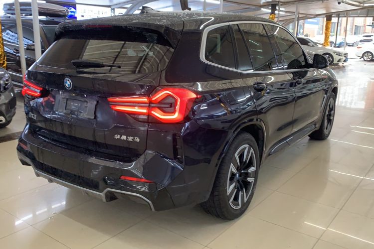 Used BMW iX3 2024 Leading Model Exterior 3
