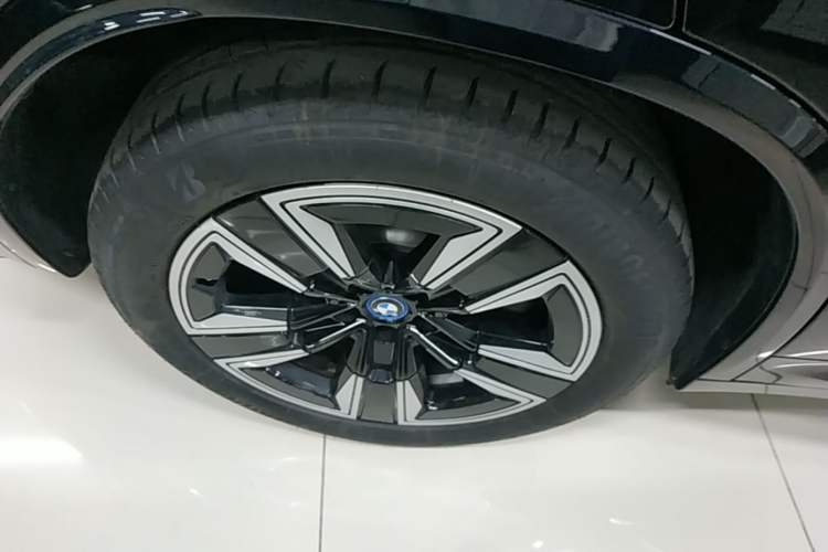 Used BMW iX3 2024 Leading Model Exterior 3