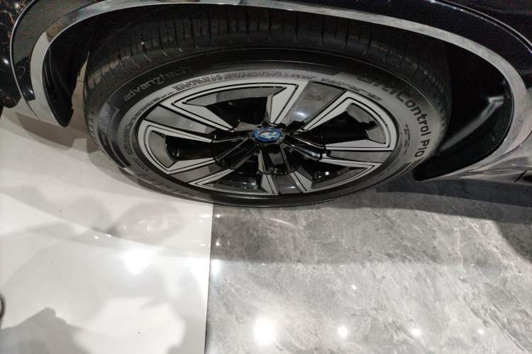 Used BMW iX3 2024 Leading Model Exterior 3