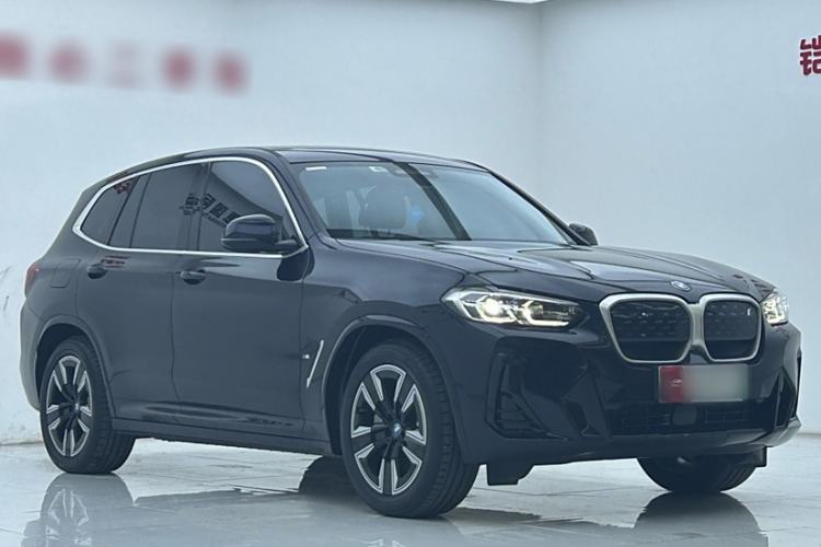 Used BMW iX3 2024 Leading Model Exterior 4