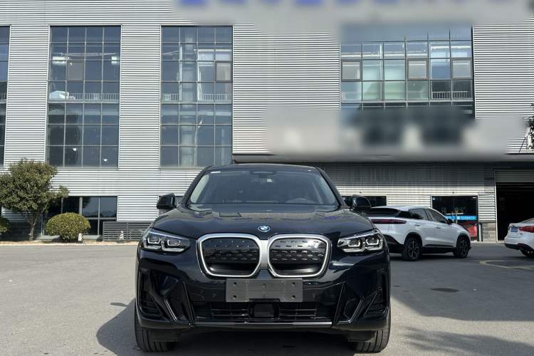 Used BMW iX3 2024 Leading Model Exterior 4