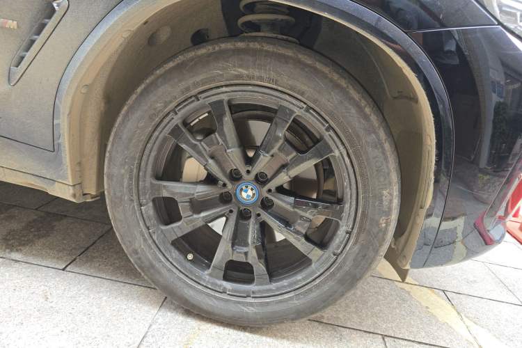 Used BMW iX3 2024 Leading Model Exterior 7